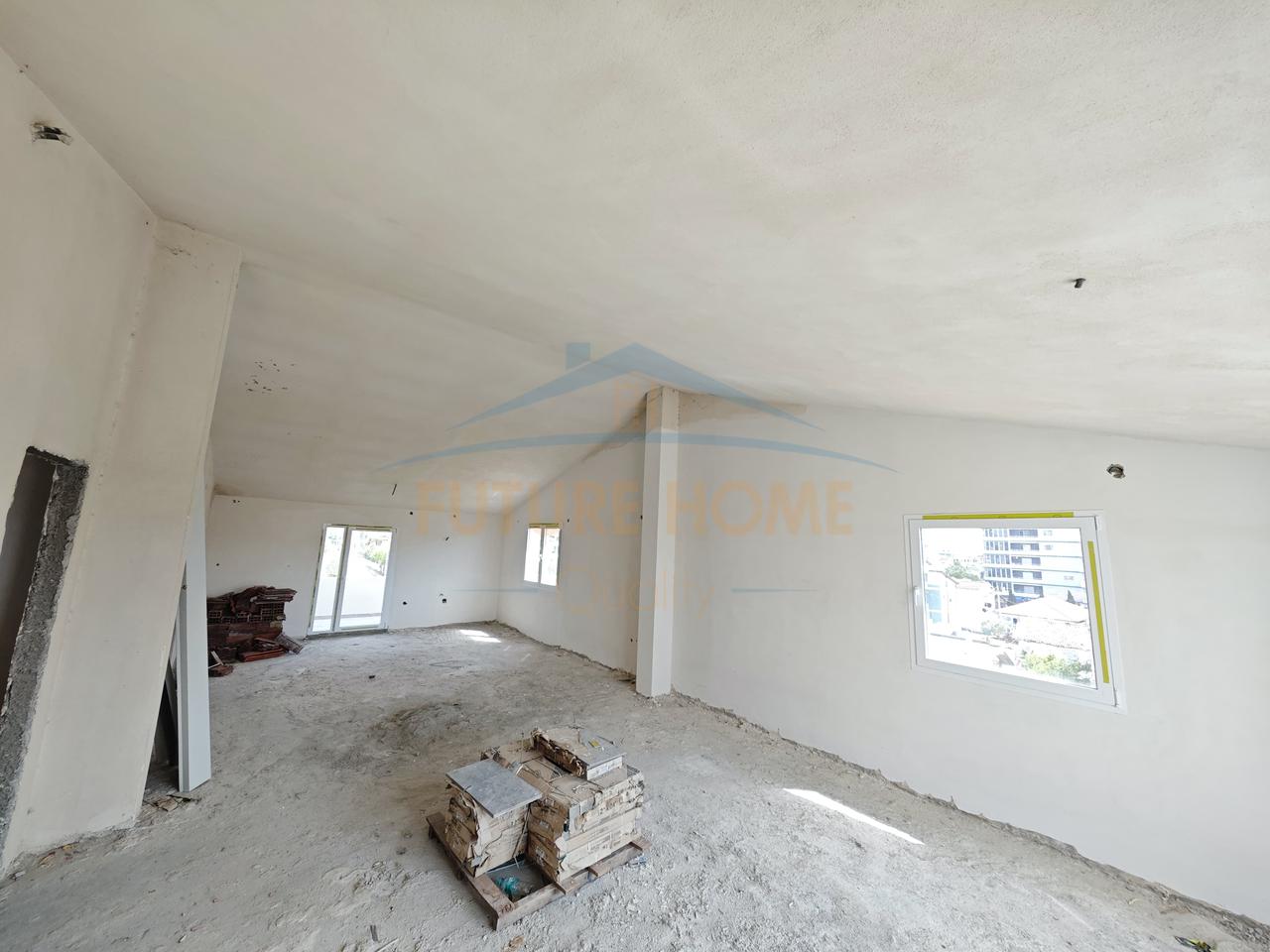 For sale, Villa, Golem.