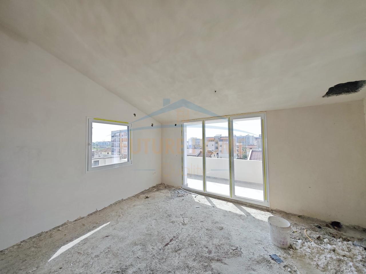 For sale, Villa, Golem.
