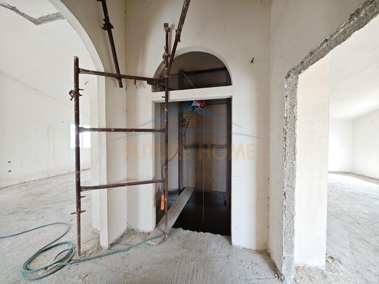 For sale, Villa, Golem.
