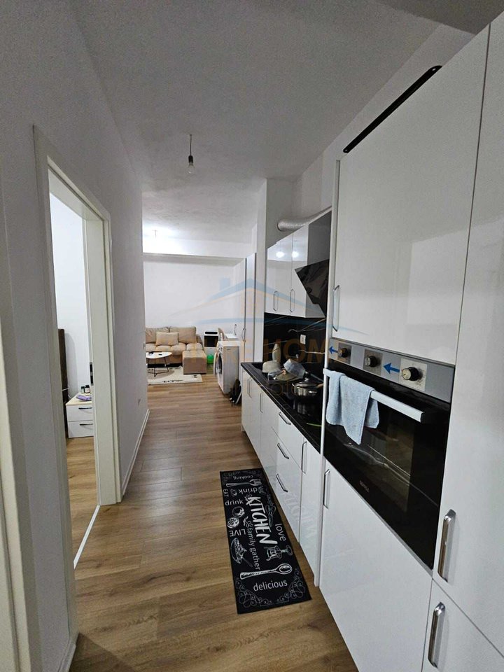 Shitet, Apartament 2+1, Ali Demi, Tiranë.