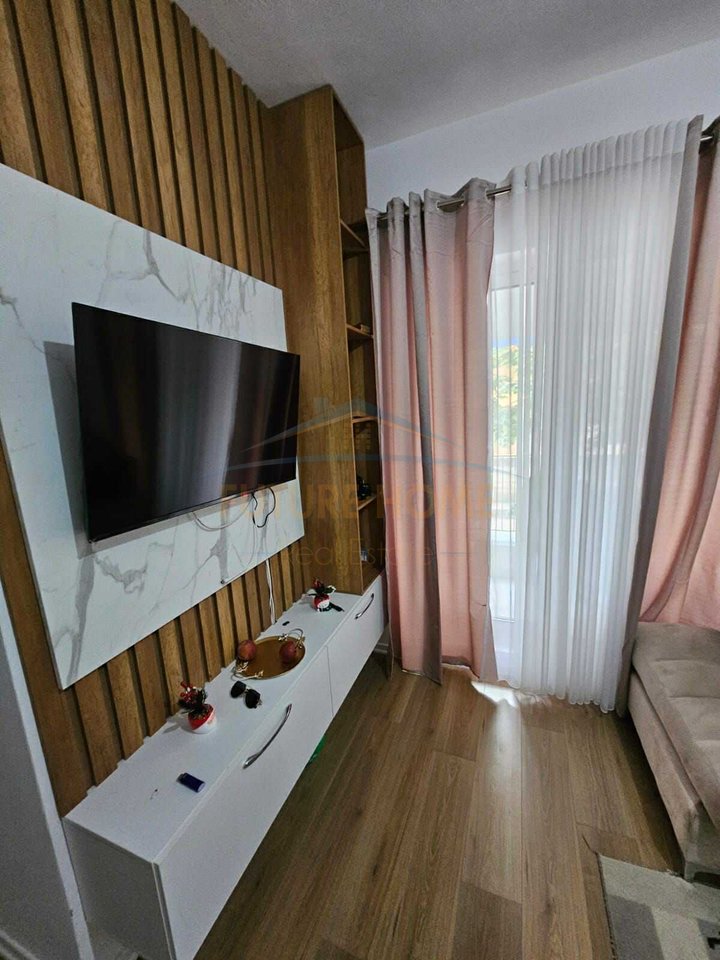 Shitet, Apartament 2+1, Ali Demi, Tiranë.