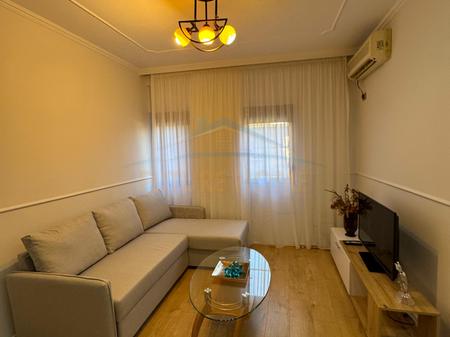 Shitet, Apartament 1+1,Rruga ''Bardhyl'', Tirane