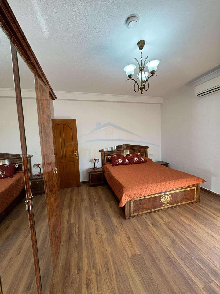 Qera, Vilë 3-Katëshe, Farke.