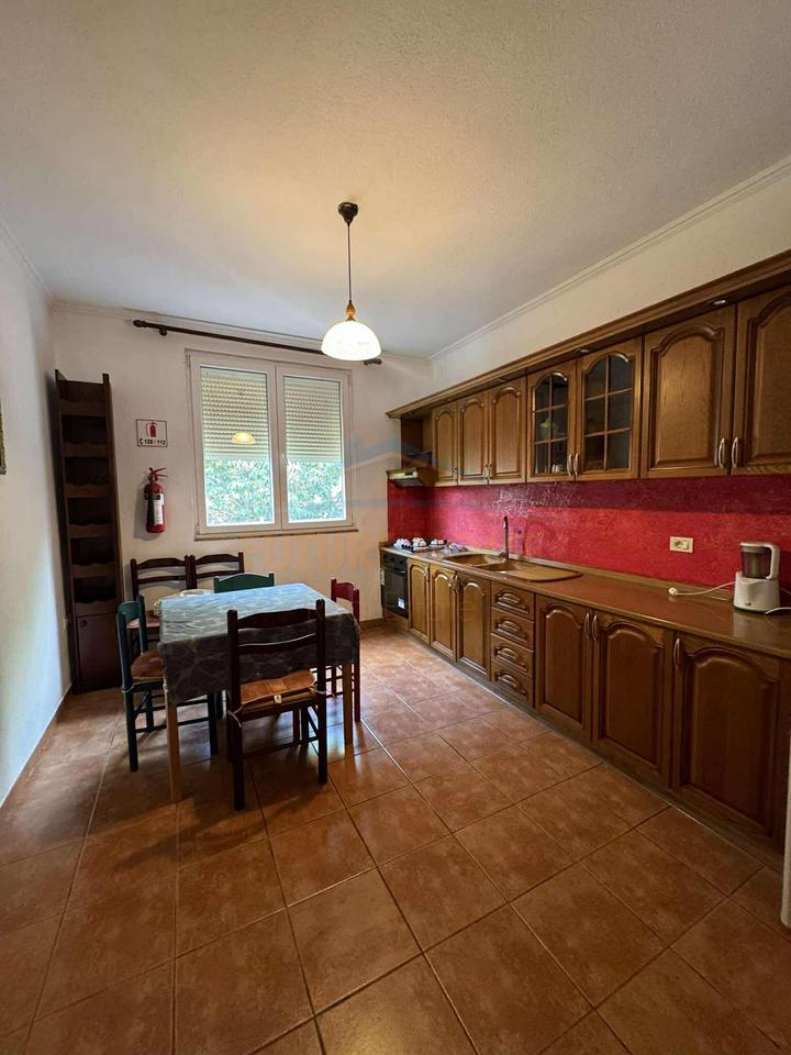 Qera, Vilë 3-Katëshe, Farke.