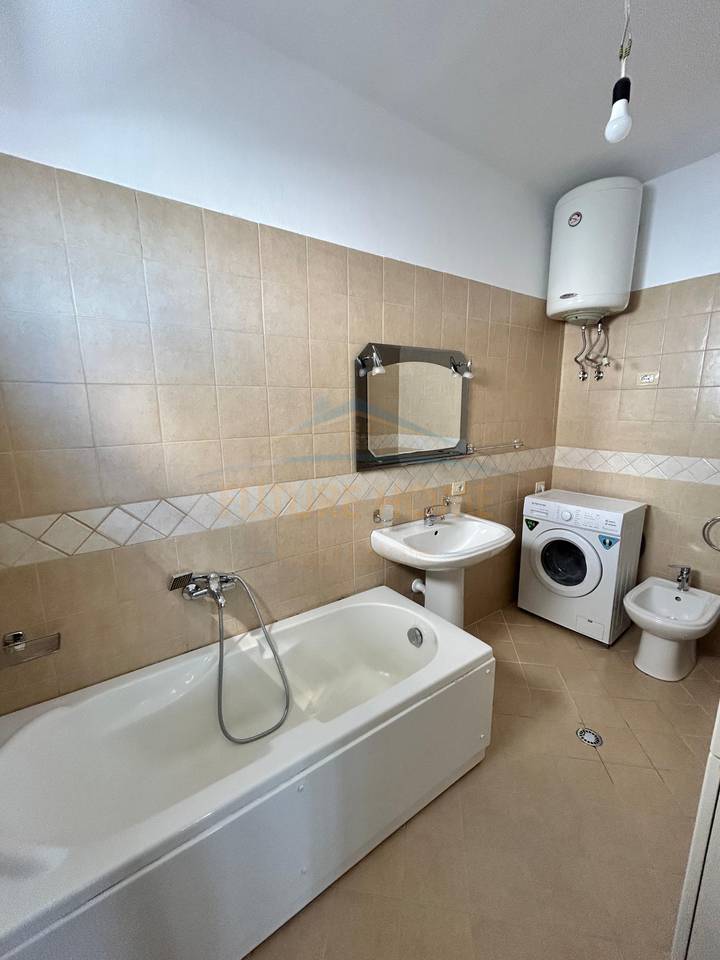 Qera, Apartament 2+1+2, Fresku, Tirane