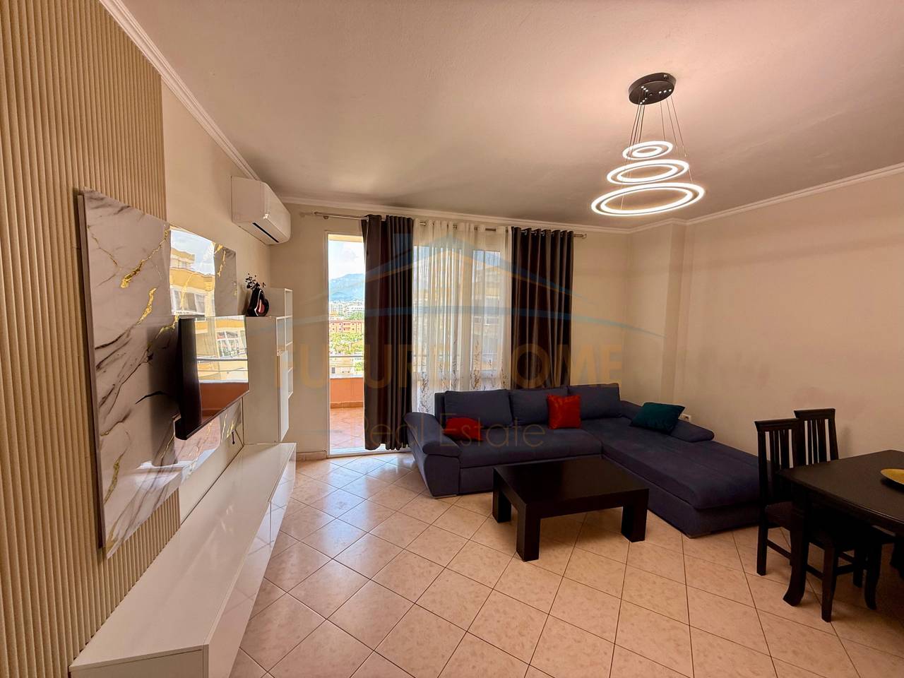 Shitet, Apartament 2+1, Unaza e Re