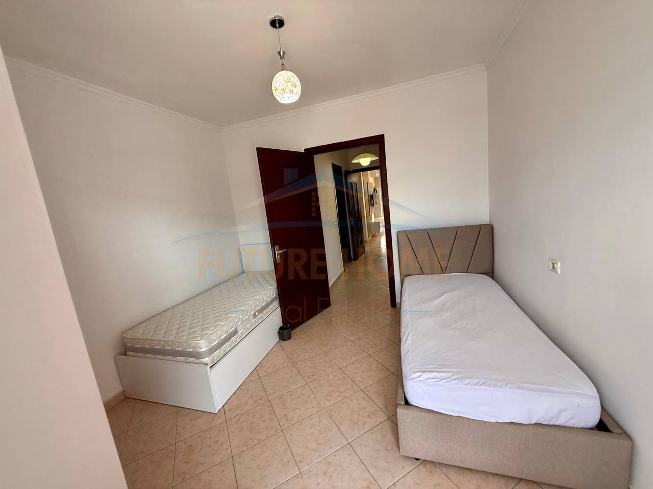 Shitet, Apartament 2+1, Unaza e Re