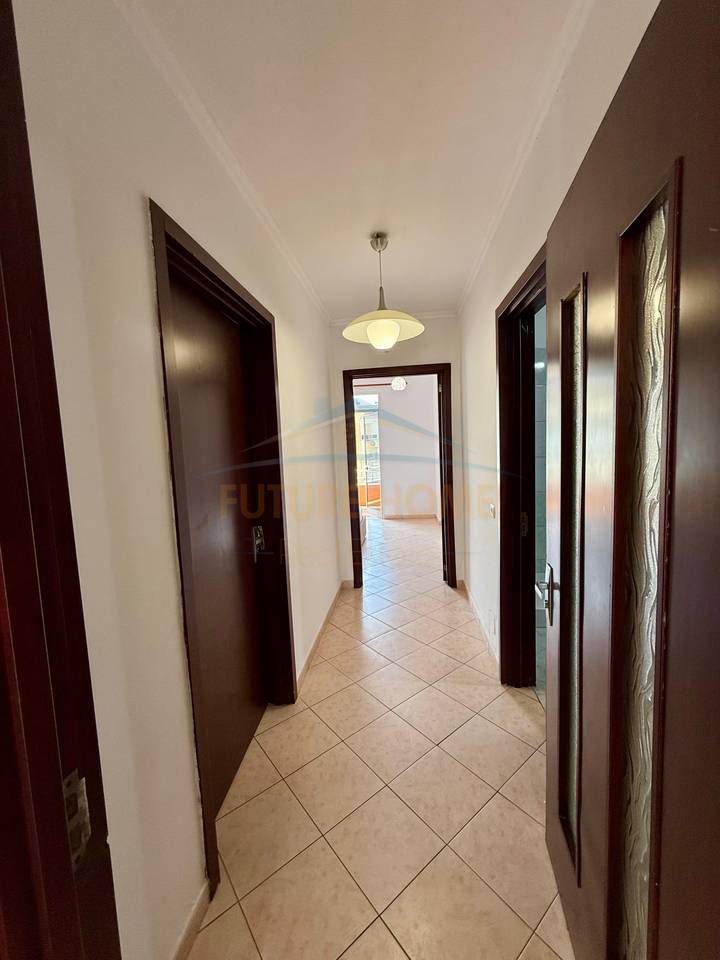 Shitet, Apartament 2+1, Unaza e Re