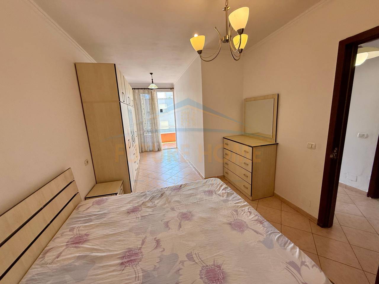 Shitet, Apartament 2+1, Unaza e Re