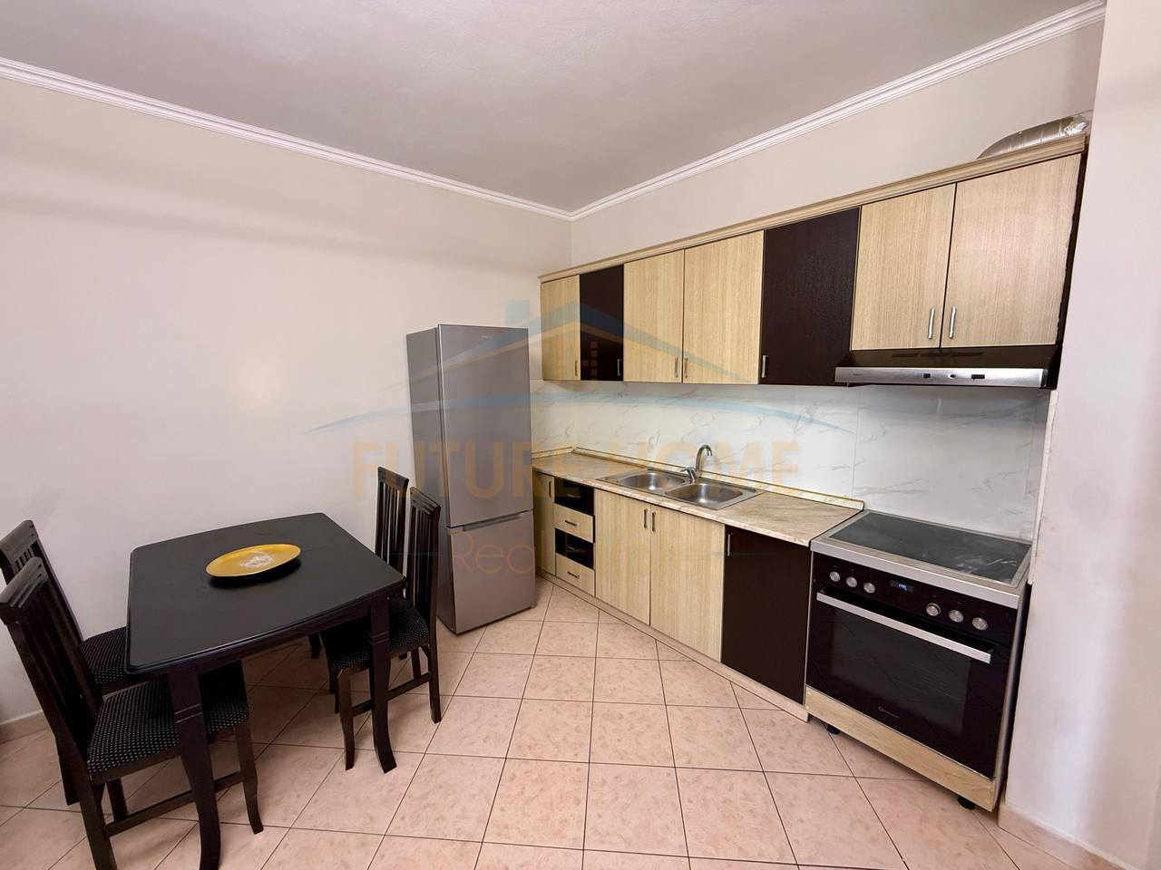 Shitet, Apartament 2+1, Unaza e Re