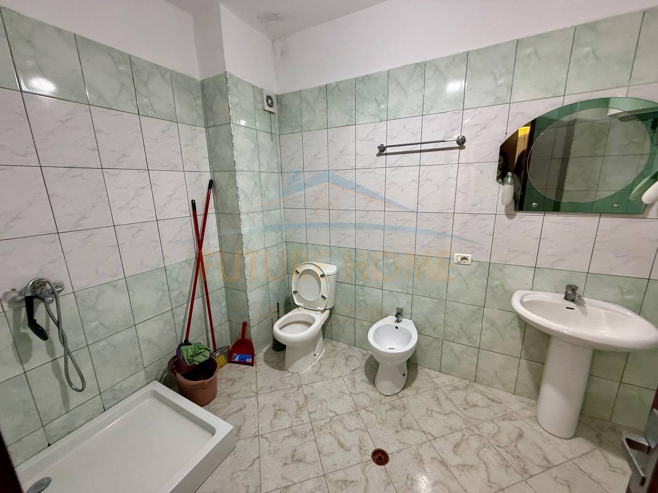 Shitet, Apartament 2+1, Unaza e Re