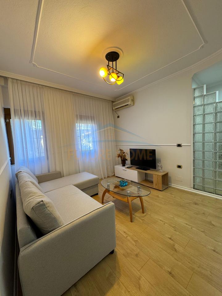 In vendita, Appartamento 1+1, Via "Bardhyl", Tirana