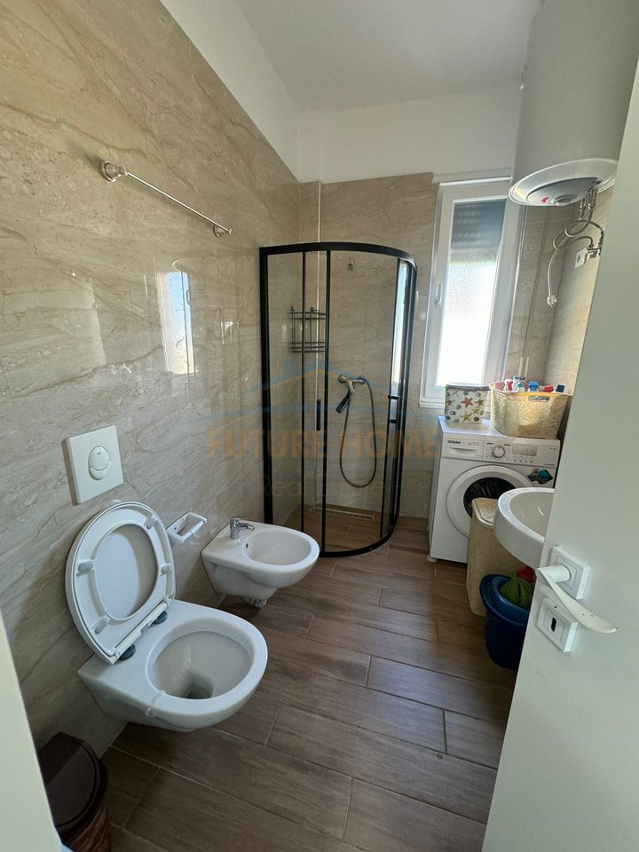 Shitet, Apartament 1+1 +Oborr+Post Parkimi, Vala Mar, Hamallaj.