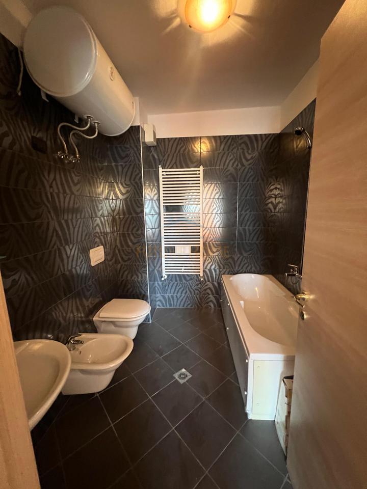 Rent, Apartment 2+1+2, Blloku, Tirana.