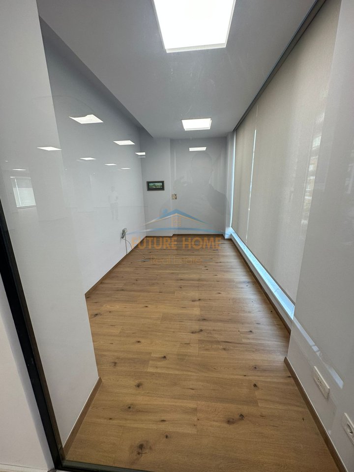 For rent, Office, Delijorgji Complex, Tirana!