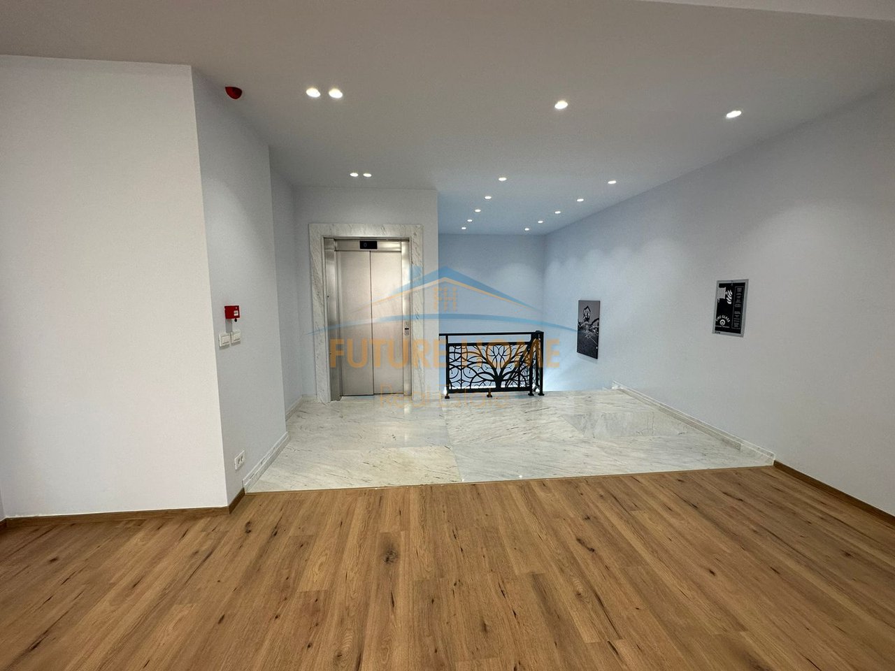 For rent, Office, Delijorgji Complex, Tirana!