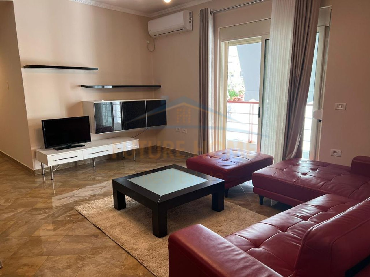 Qera, Apartament 2+1+2 Poste Parkimi, Liqeni i Thate, Tirane.