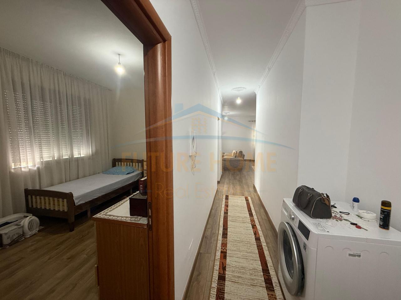 In vendita, Appartamento 2+1, Via Shefqet Kuka.