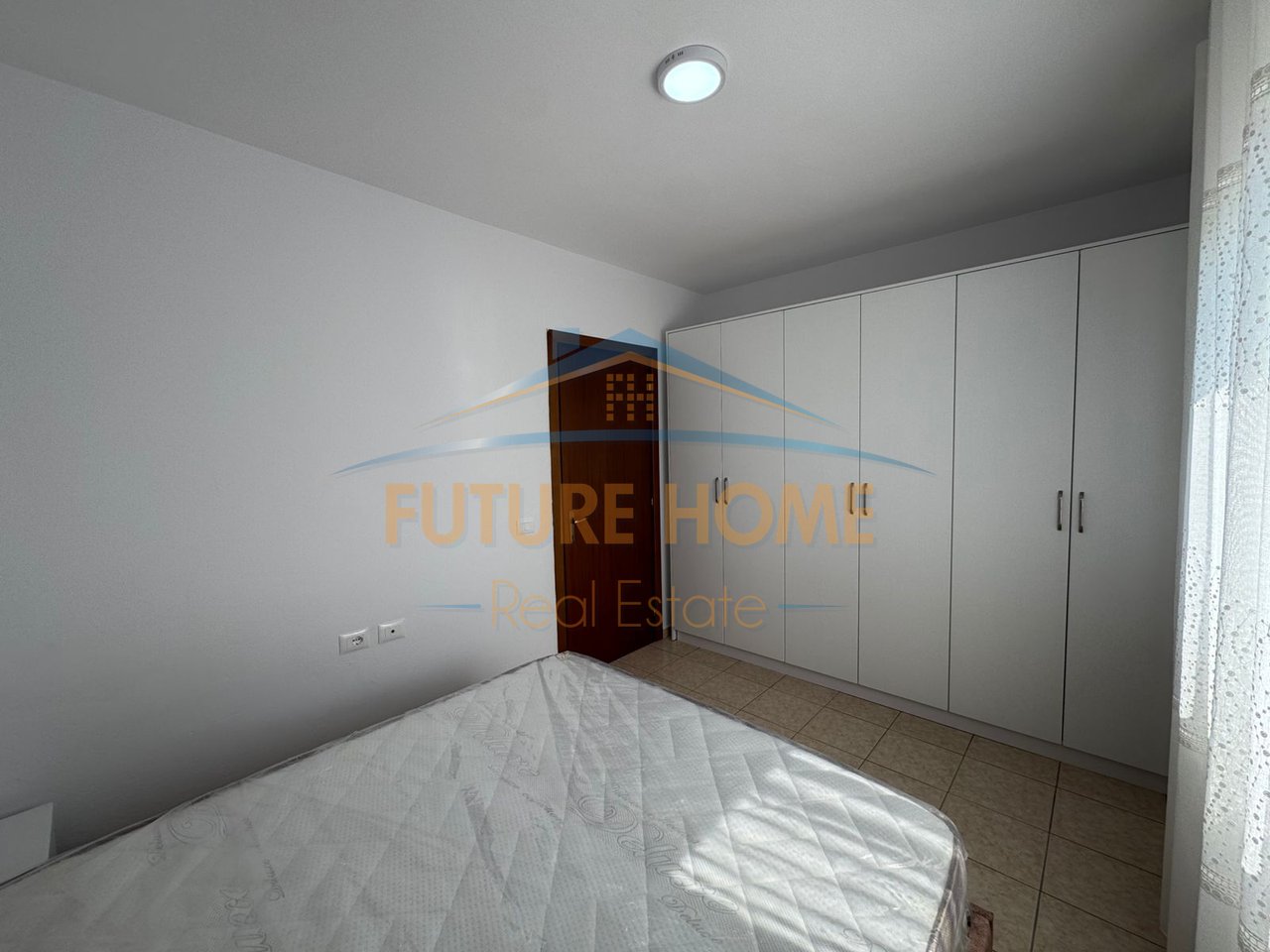 Qera, Apartament 2+1+Depo, Ish Fusha e Aviacionit, Tirane!