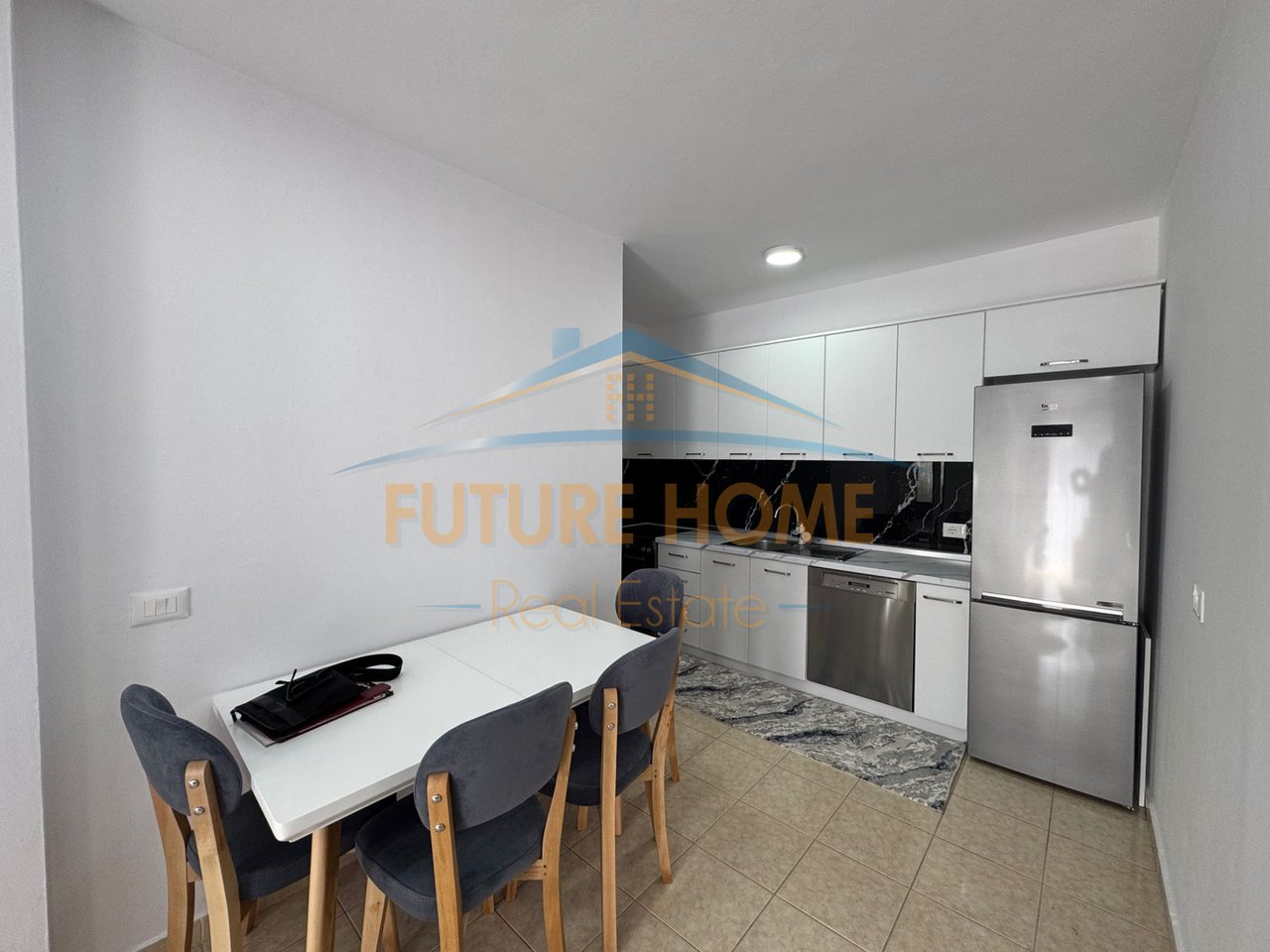 Qera, Apartament 2+1+Depo, Ish Fusha e Aviacionit, Tirane!