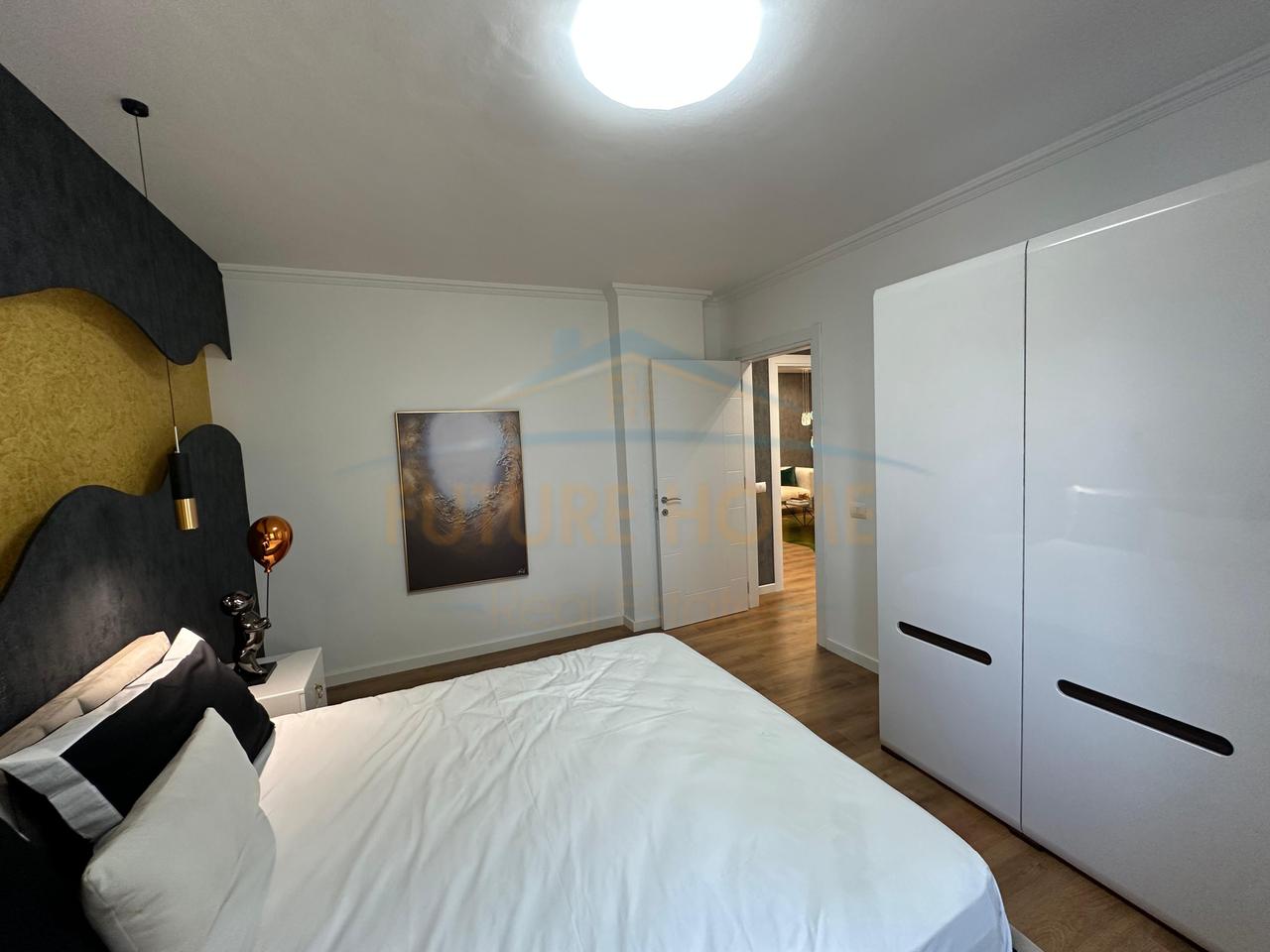 Shitet, Apartament 2+1+2, Liqeni i Thate, Tirane.