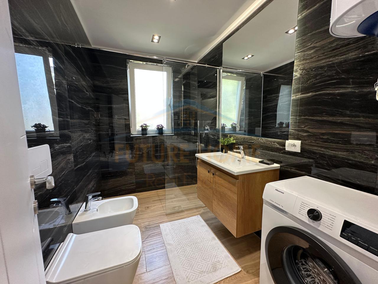 Shitet, Apartament 2+1+2, Liqeni i Thate, Tirane.