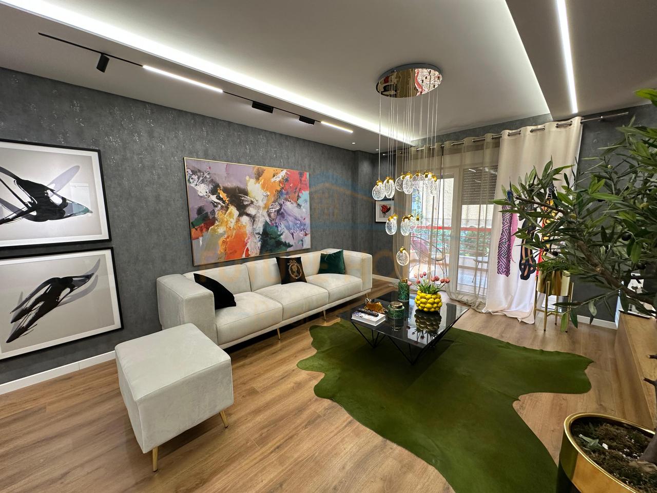 Shitet, Apartament 2+1+2, Liqeni i Thate, Tirane.