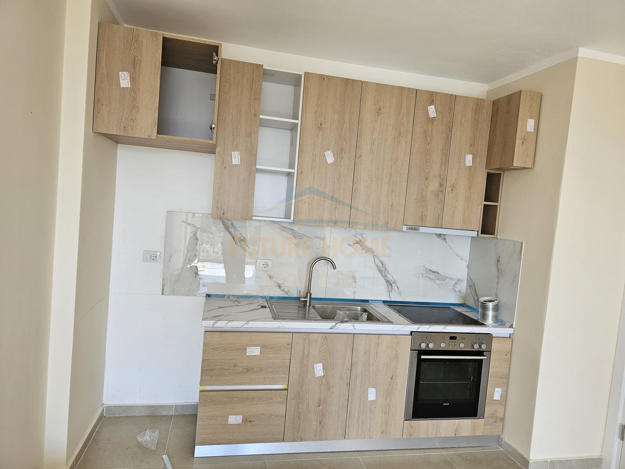 Affitto, Appartamento 1+1, Via 5 Maj, Tirana.
