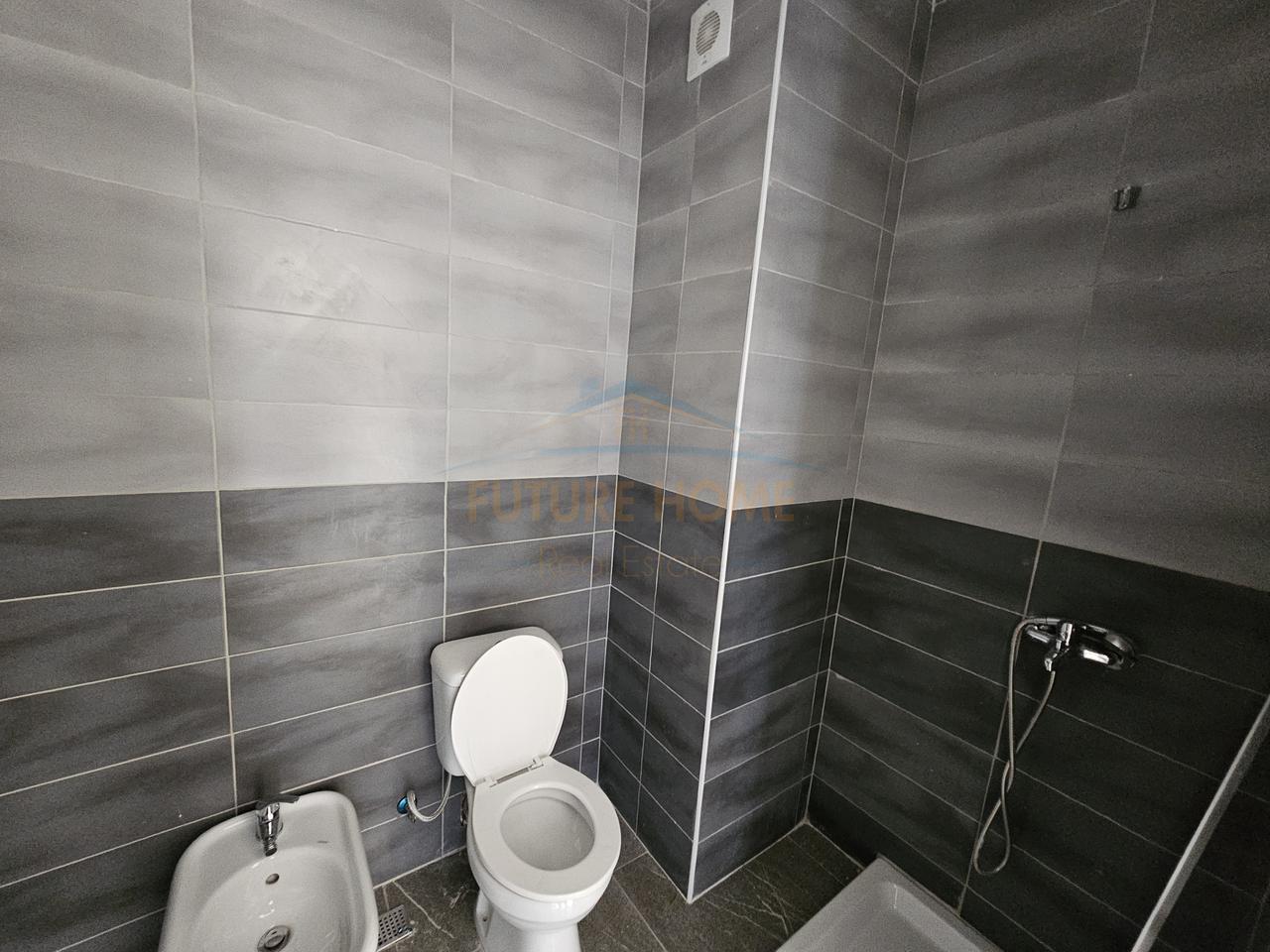 Affitto, Appartamento 1+1, Via 5 Maj, Tirana.