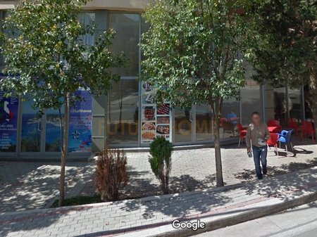 Shitet, Apartament 2+1+2+Verandë+Ambient Biznesi, Fresku, Tiranë.