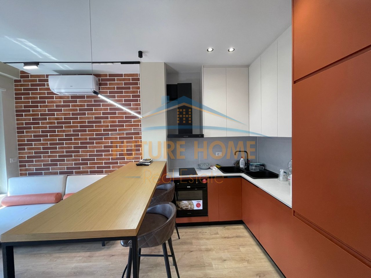 In affitto, appartamento 1+1 + posto auto, New Boulevard, Tirana.