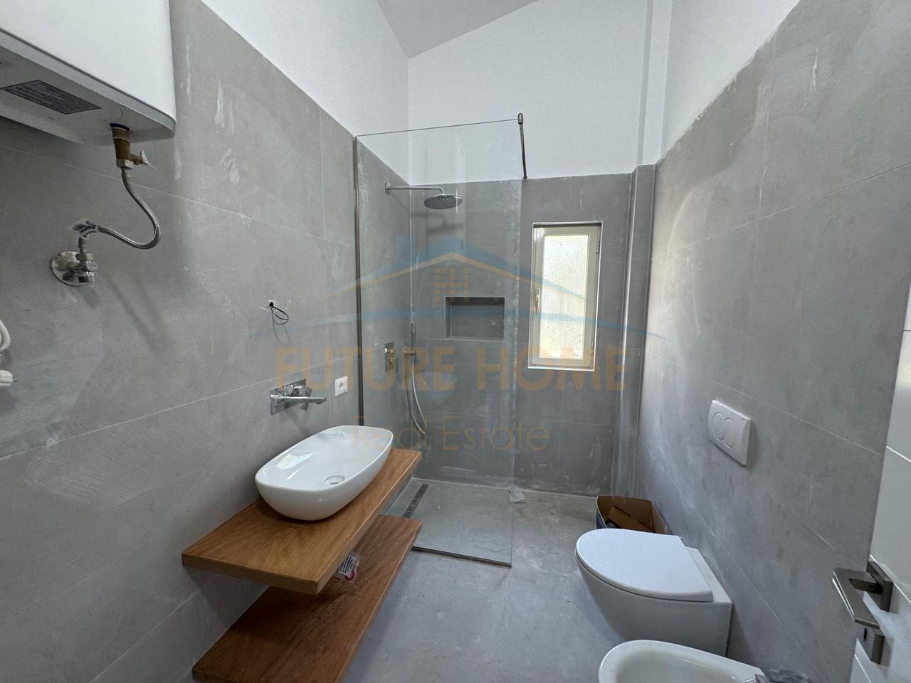 Shitet, Apartament 1+1+ Ballkon, Qerret, Kavaje.