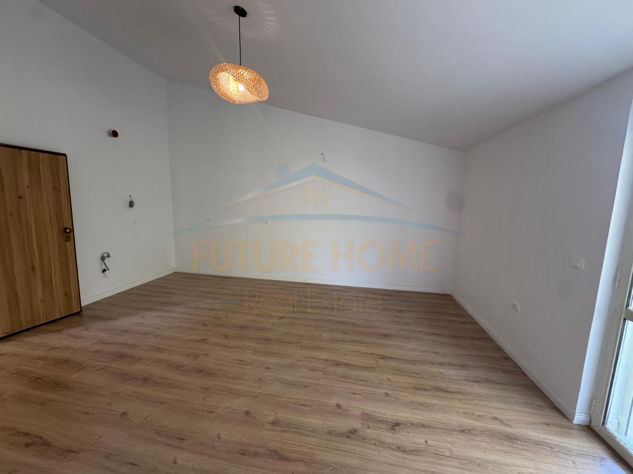 Shitet, Apartament 1+1+ Ballkon, Qerret, Kavaje.