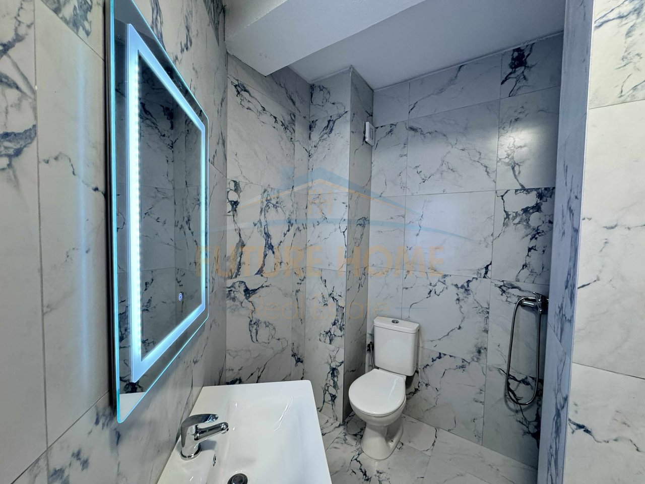 Shitet, Apartament 1+1, Yzberisht, Tiranë.