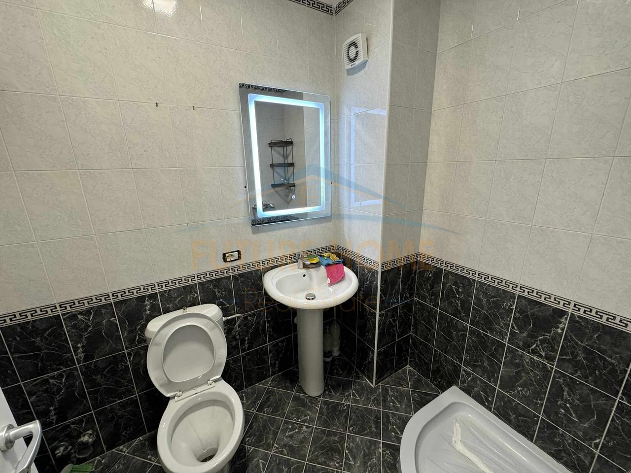 In vendita, appartamento 2+1, Yzberisht, Tirana.