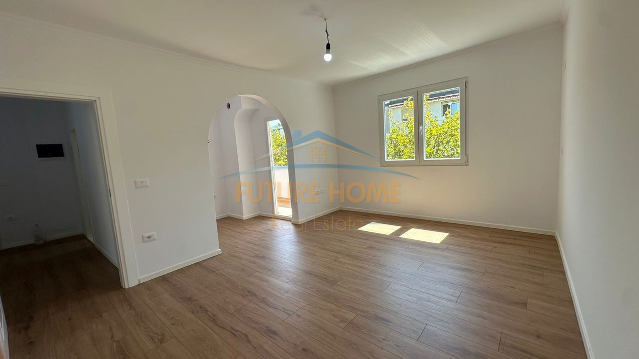 Shitet, Apartament 2+1, Rruga Ali Baushi , Tirane.