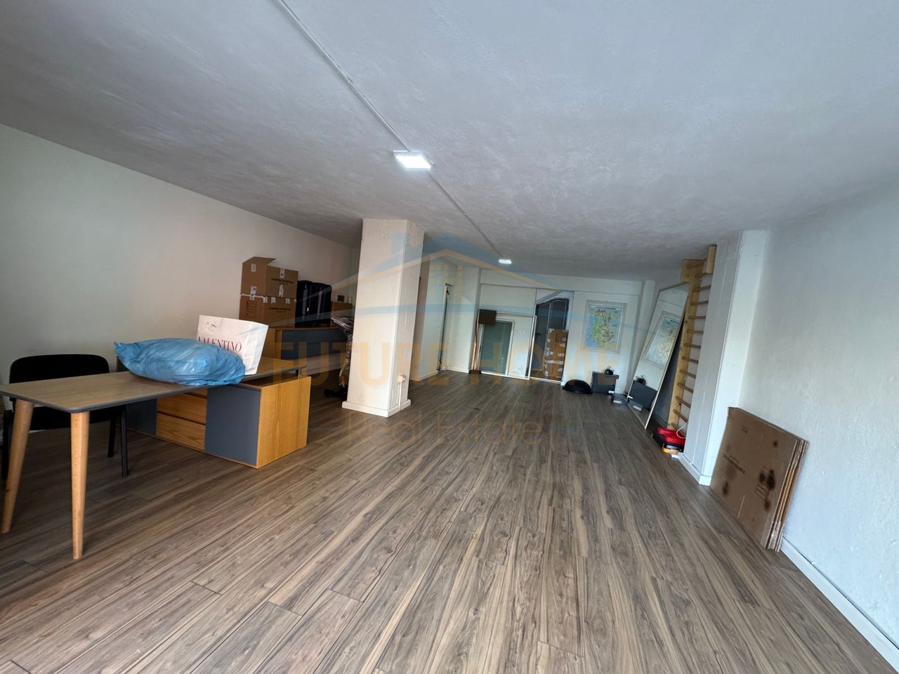 Qera, Business Premises, Near the Museum, Durres