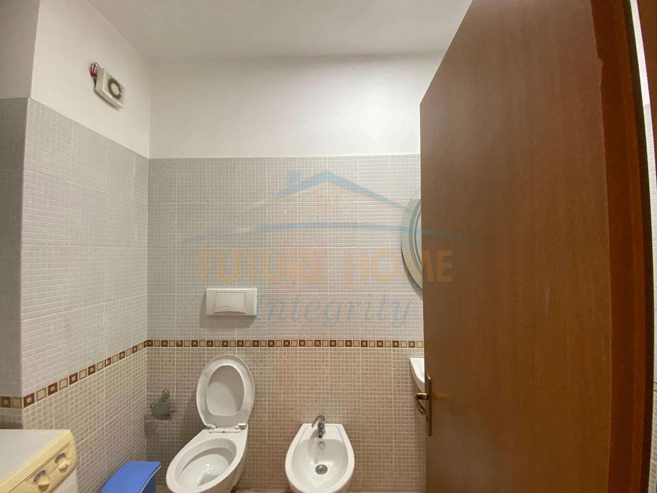 Affitto, Appartamento 3+1+2, Fresku, Tirana.