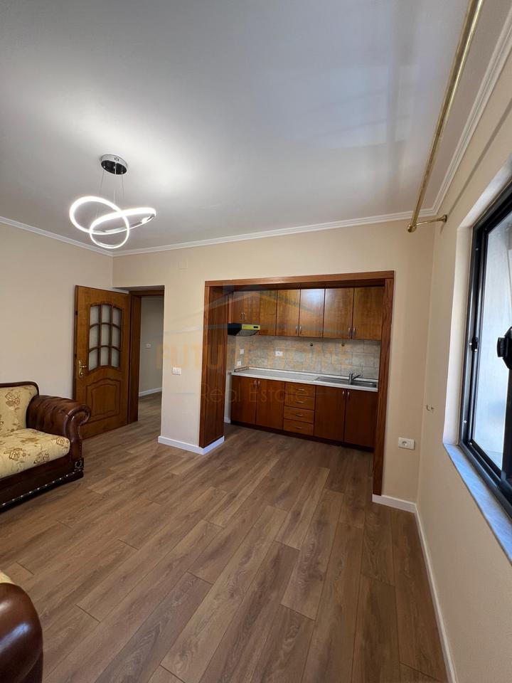 For sale, 2+1 Apartment, Oxhaku, Tirana.