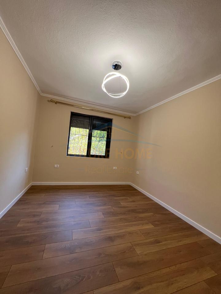 For sale, 2+1 Apartment, Oxhaku, Tirana.