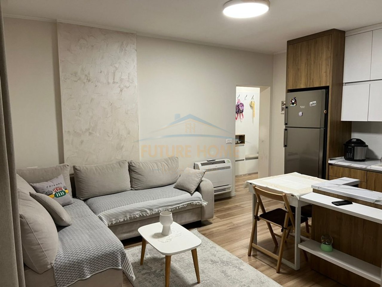 In vendita, appartamento 1+1, Rruga e Kavajes, Tirana.