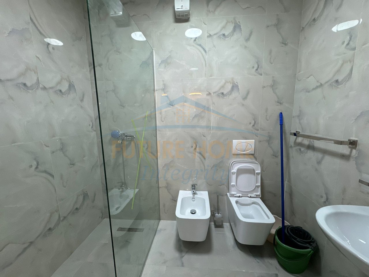 Rent, Apartment 2+1, Red School, Tirana.