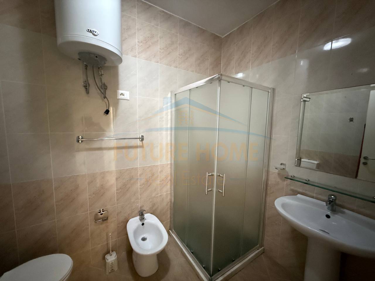 For rent, 1+1 apartment with balcony, Fresku Restaurant, Tirana