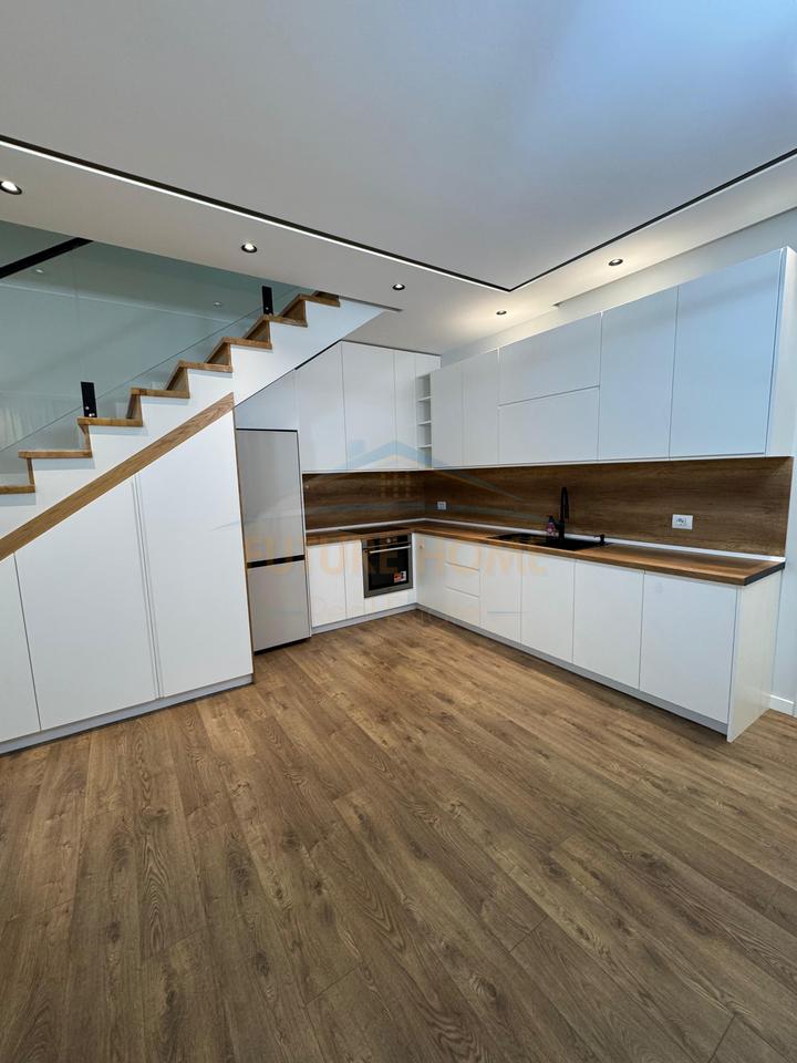 Qera, Vilë, Fresk, Tiranë