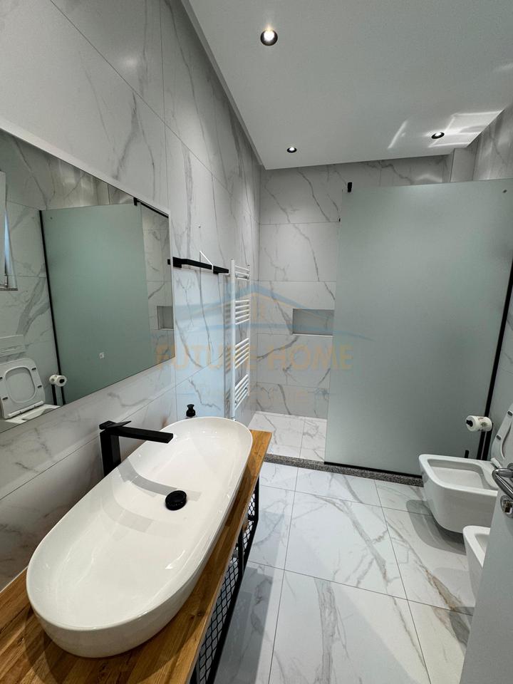 Qera, Vilë, Fresk, Tiranë