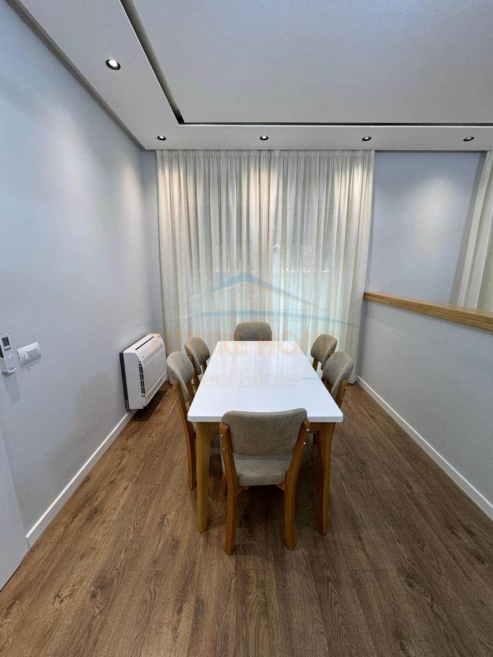 Qera, Vilë, Fresk, Tiranë