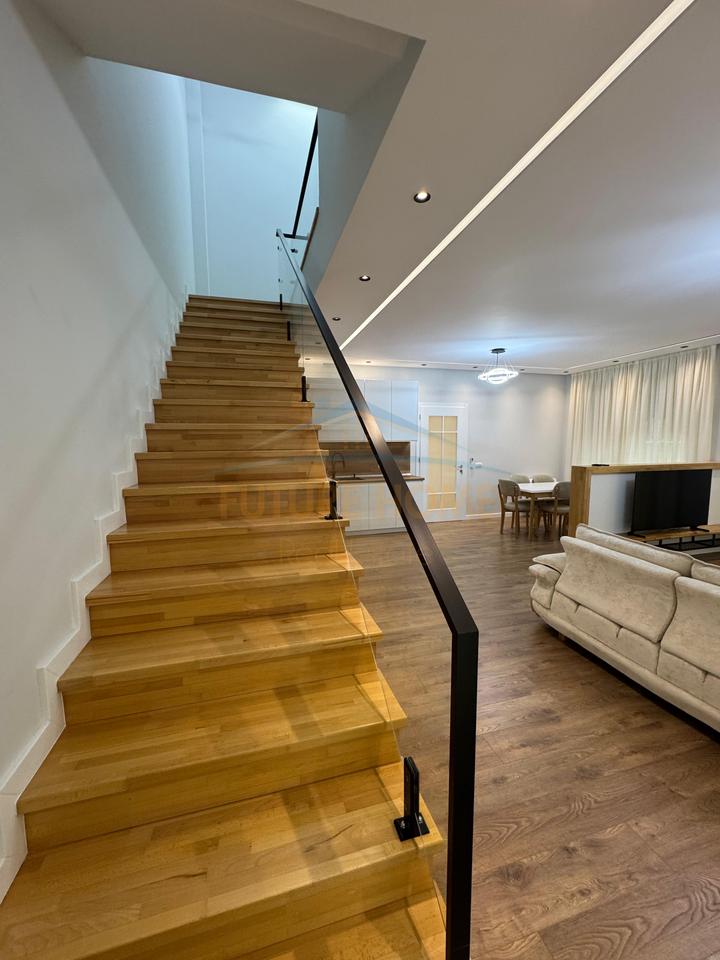 Qera, Vilë, Fresk, Tiranë