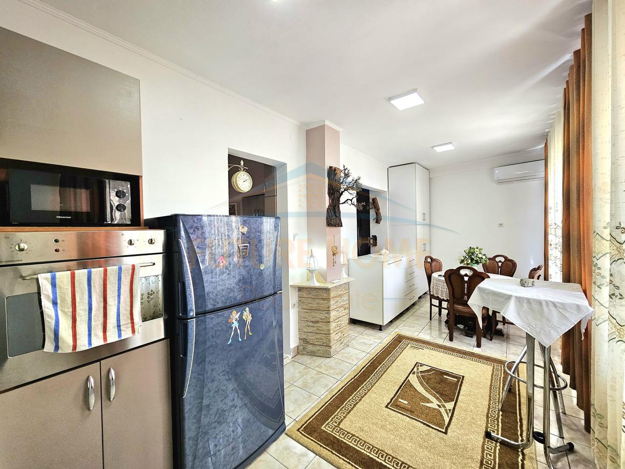 For rent, 2+1 Apartment, Elbasan Street, Tirana.