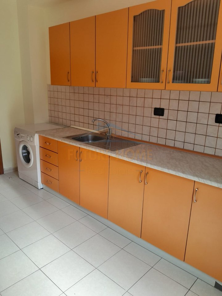 For sale, 2+1 Apartment, Near the Stadium, Durres