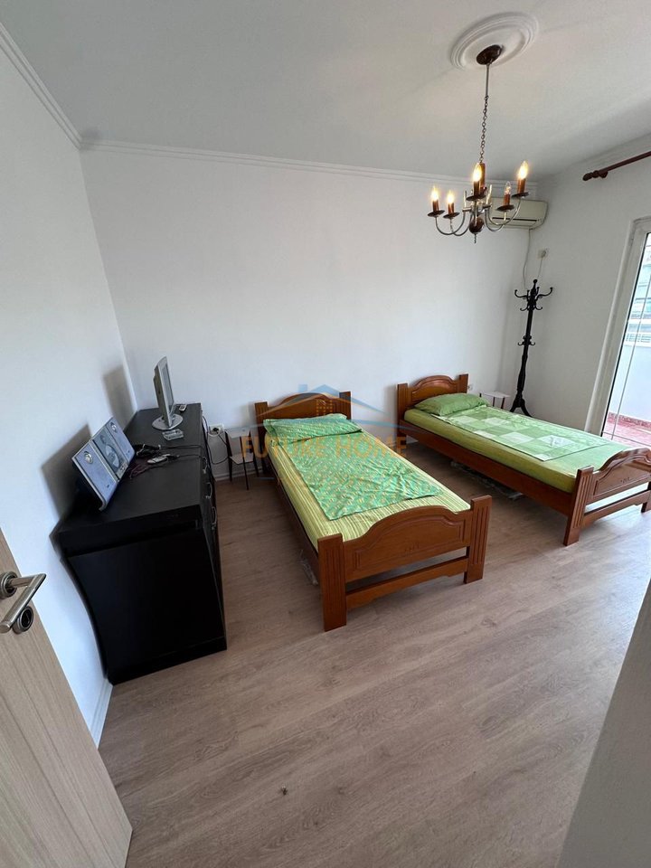Shitet, Apartament 2+1,Rruga ''Bardhyl'', Tirane.